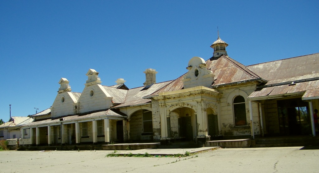 Kroonstad railway station building